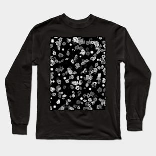 Black and white falling leaves Long Sleeve T-Shirt